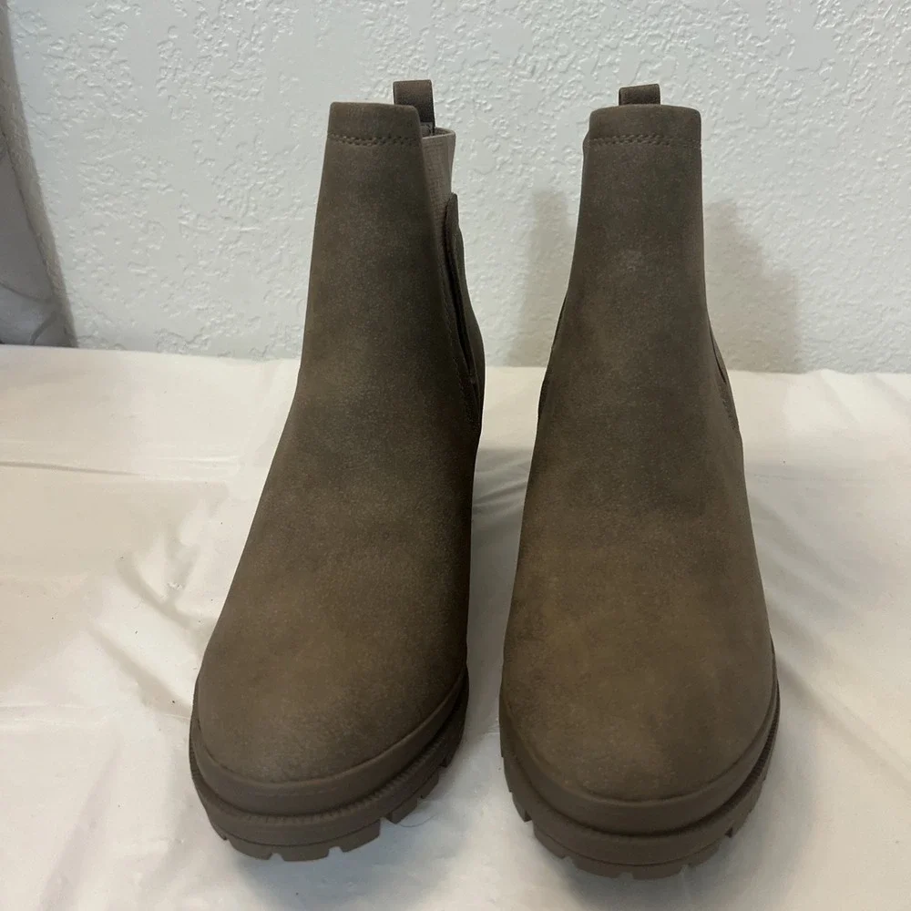 Jellypop Womens 8.5 Taupe Leather Shelley 2.5 Block Heel Ankle Boots Leather